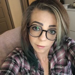 Meet your Posher, Mia